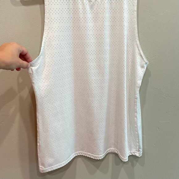 Zyia Active White Chill Sleeveless Laser Cut Muscle Tank - Size: Medium - Picture 4 of 5